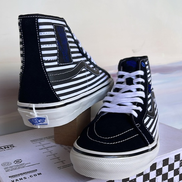 Vans Men’s Skate Sk8-Hi D
Breana Geering Black/White
VN0A5KYBBA2
Sneakers - Picture 9 of 16